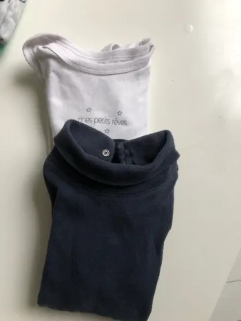 Lot 2 bodies Bebe 24m
