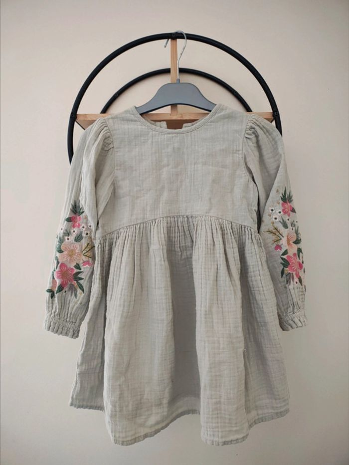 5 6 ans robe brodée