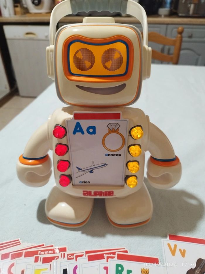 Robot Alphie playskoll - photo numéro 4