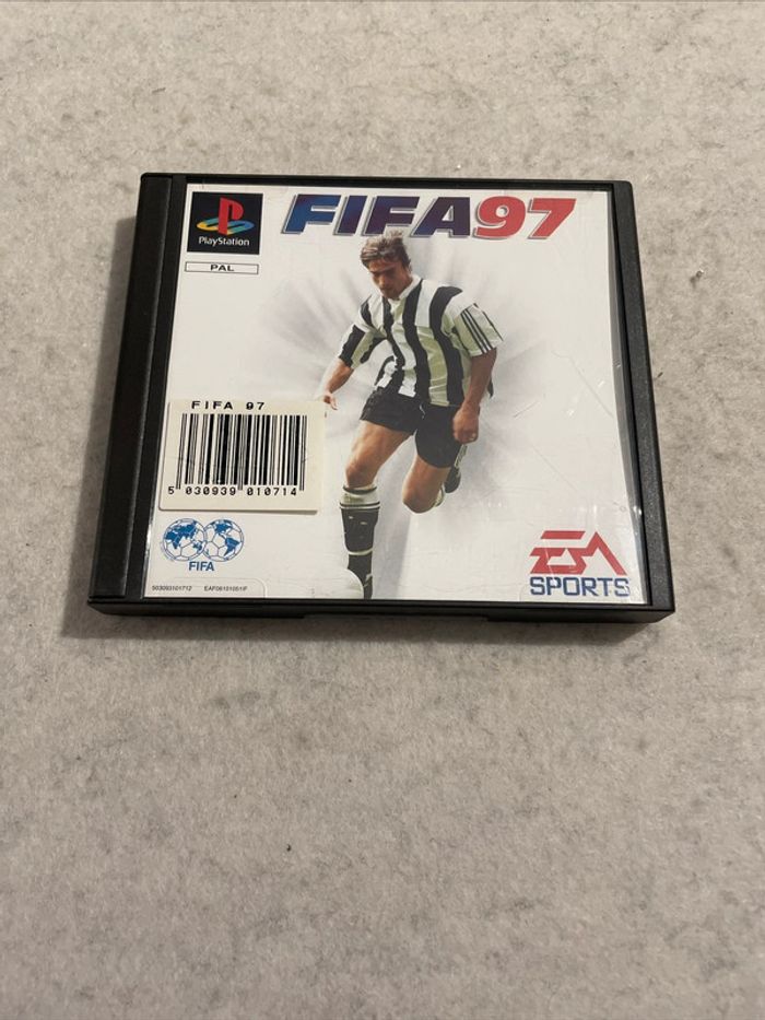 Fifa 97 Jeu Playstation 1 PS1 Complet FR Comme Neuf
