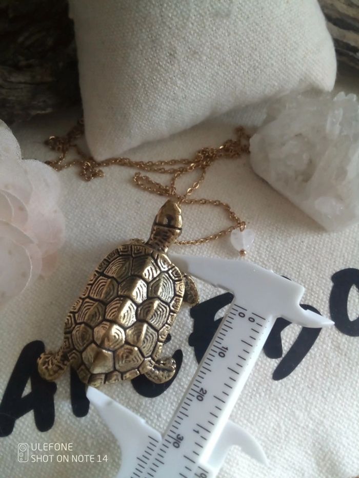 Collier tortue et pierre de cristal de quartz en cœur - photo numéro 3