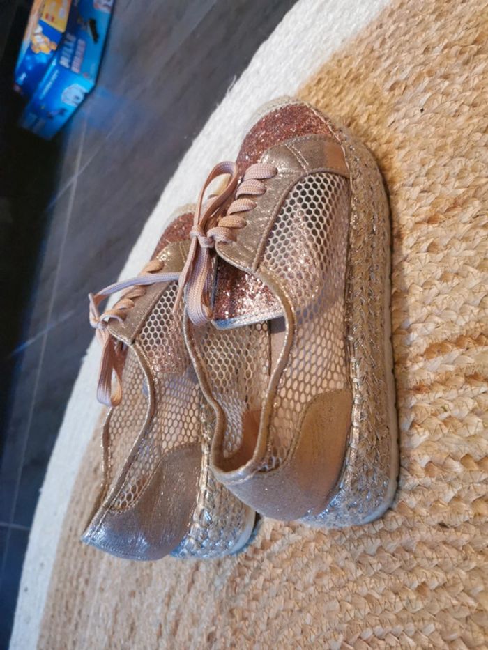 Baskets dorées brillantes taille 40 a lacets paillettes compensées - photo numéro 3