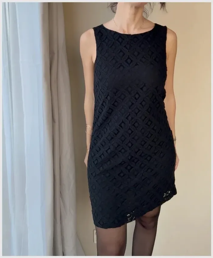 Robe noire en dentelle Monoprix 36 très bon état - photo numéro 5