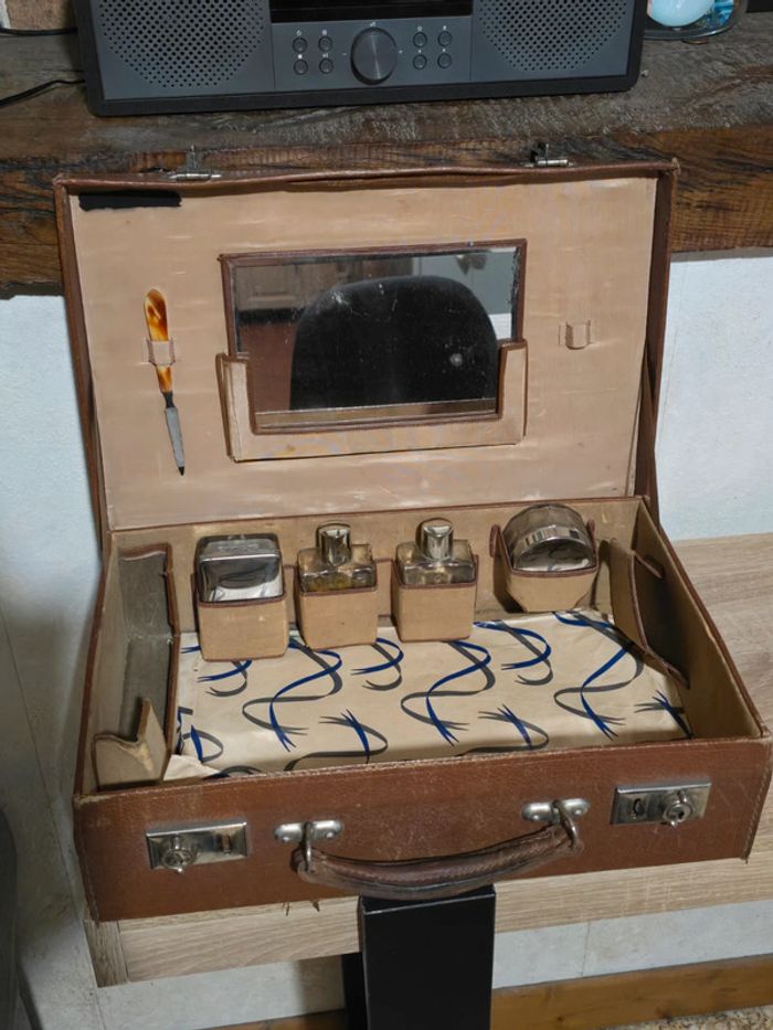 Valise / boîte pharmacie ancienne.  Collection - photo numéro 6