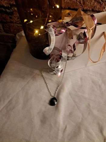 Collier acier inoxydable avec pendentif noir florale