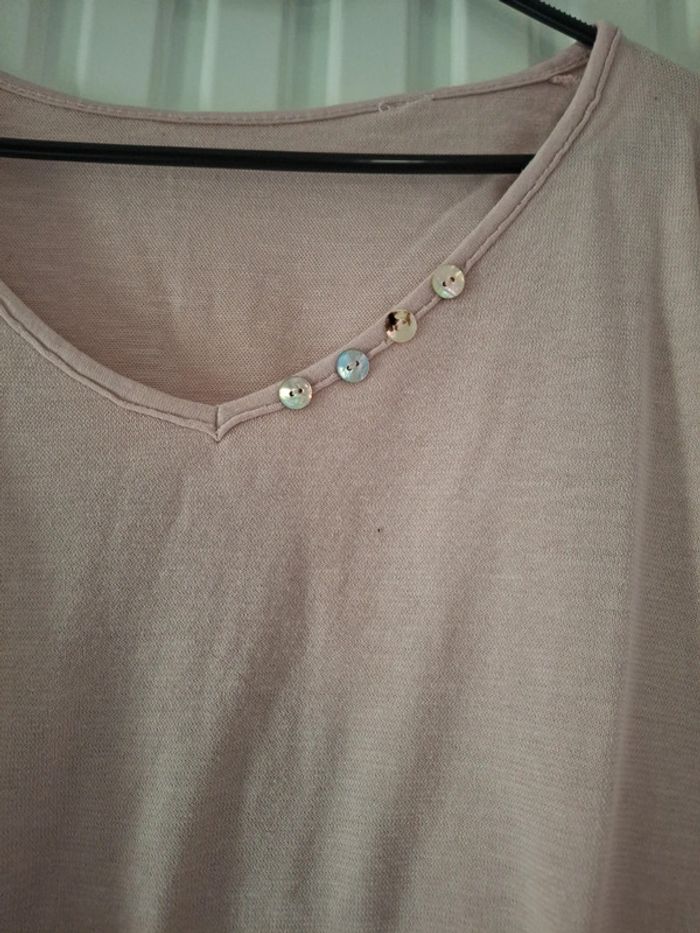 Très beau pull rose léger avec strass - photo numéro 2