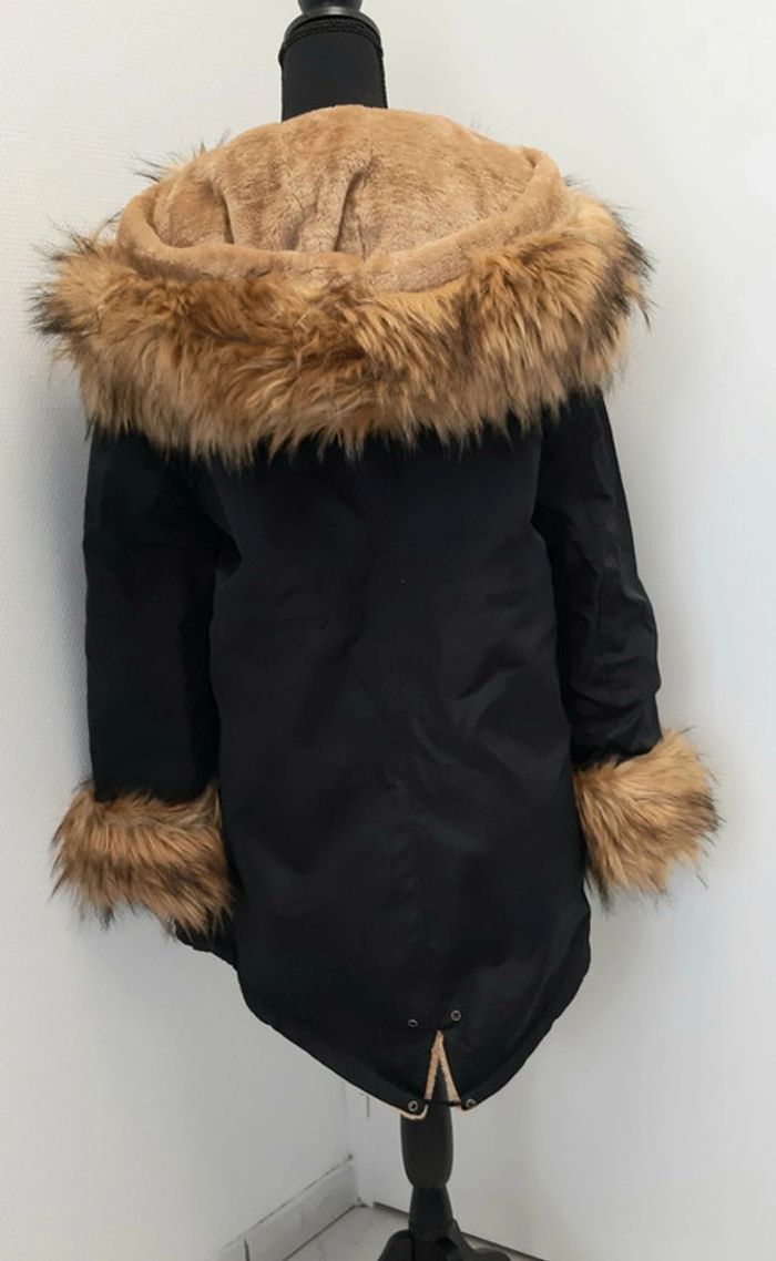 Très belle parka imperméable à capuche doublée fourrure synthétique - photo numéro 2