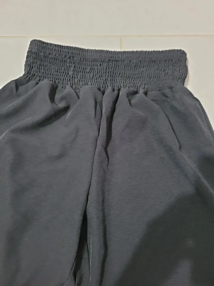 Pantalon S neuf - photo numéro 2