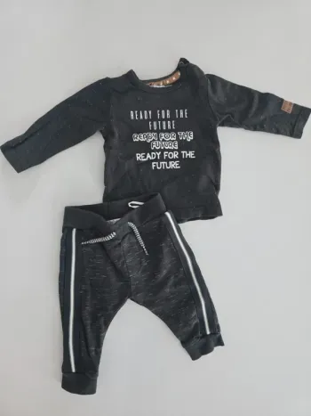 Ensemble jogging gris