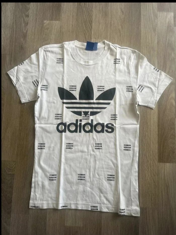 Très beau tee shirt ADIDAS homme taille L