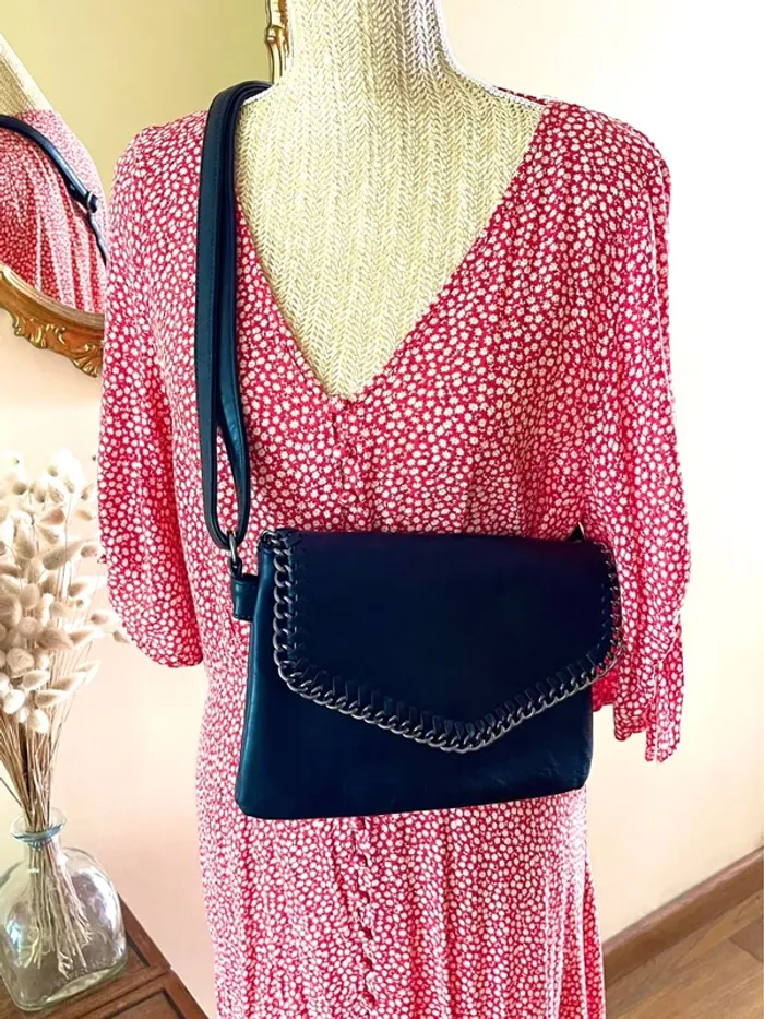 Sac à Main Noir Élégant avec Détails en Tresse et chaine brodé - photo numéro 2