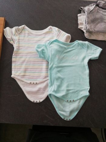 Lot de 2 bodies MC 9M