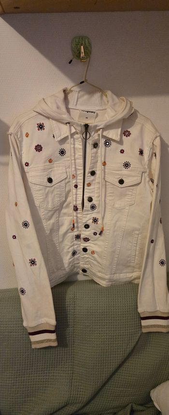 Veste desigual 44