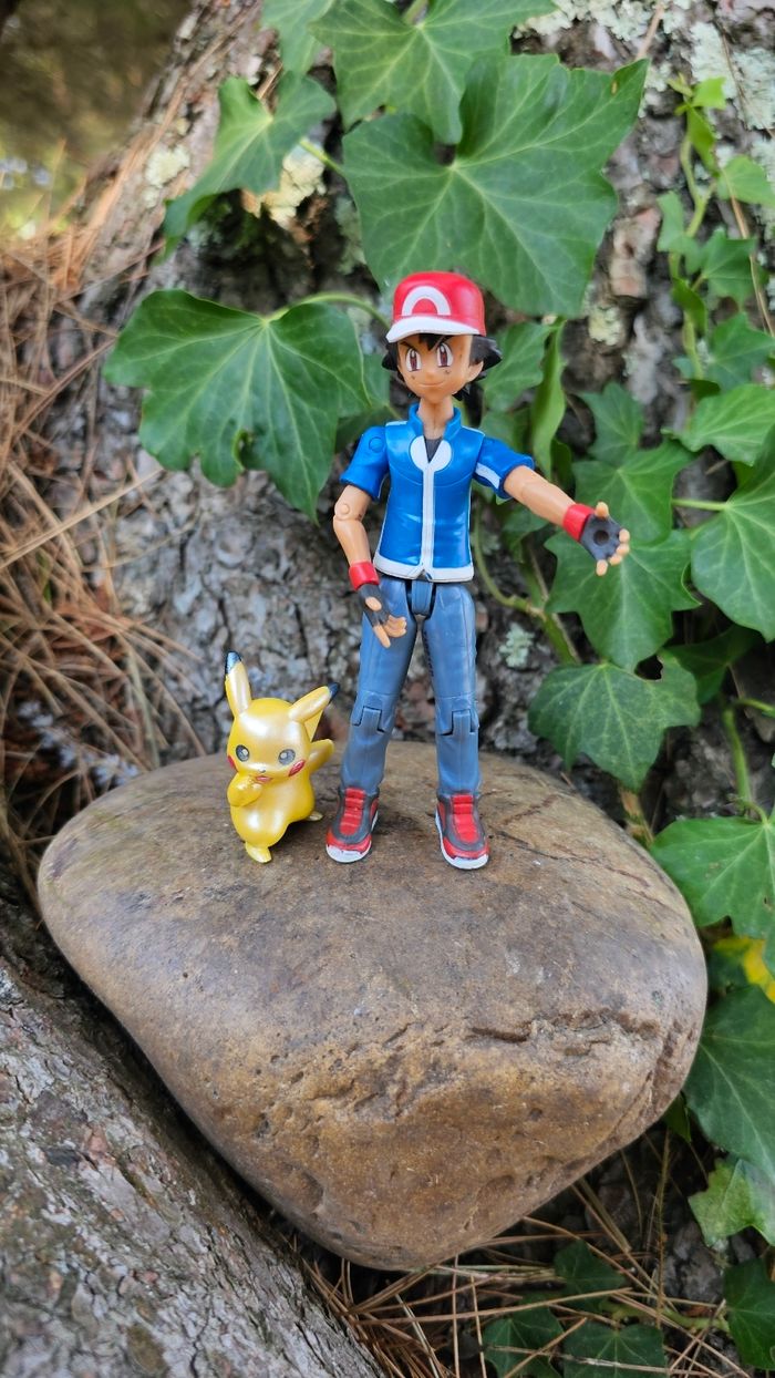 Super figurine Pokemon Nintendo sacha et son pikachu - photo numéro 2