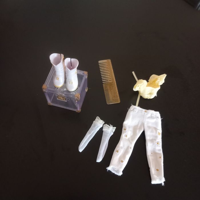 Poupée Rainbow High S4 Deliah Fields - photo numéro 10