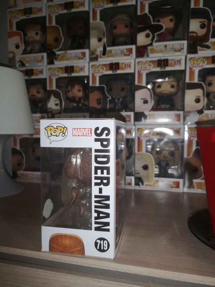 Funko pop Marvel Spider-man 719 special edition + boîte de protection souple - photo numéro 2