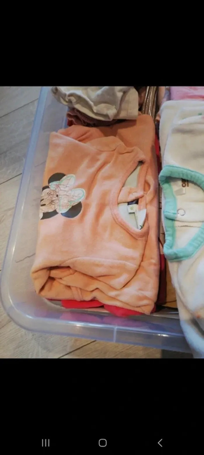 Caisse de 42 vêtements fille 9 mois printemps été - photo numéro 3