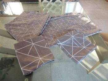 Parure housse de couette + 2 taies pour lit 140 cm.