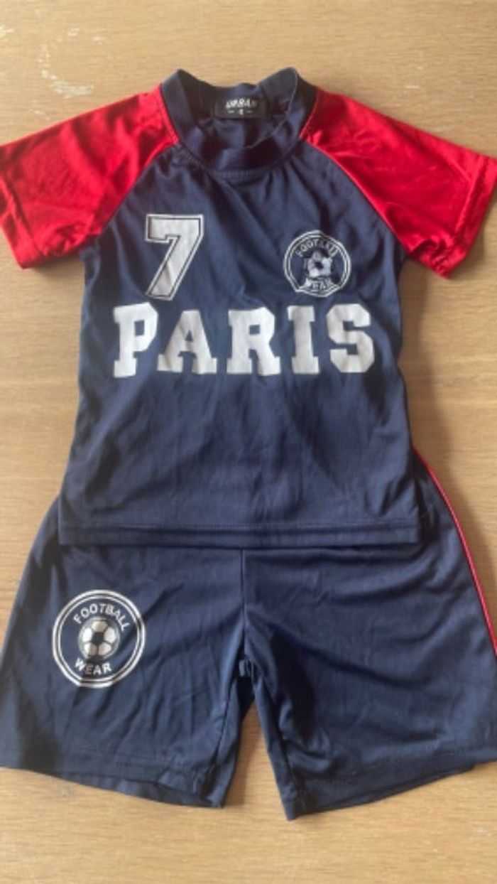 Ensemble short et t-shirt 4 ans