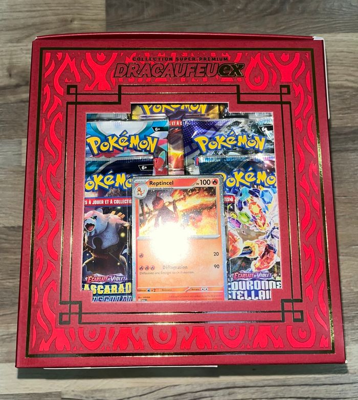 Coffret Pokémon collection super premium dracaufeu - photo numéro 2