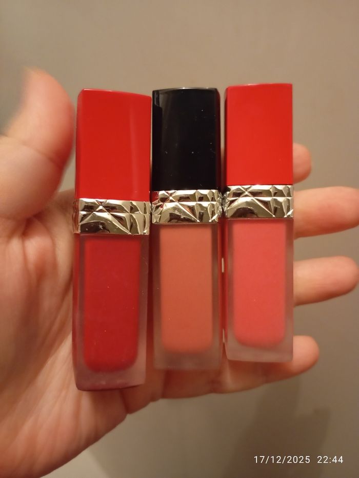 Rouge à lèvres fini mat sans transfert - photo numéro 2