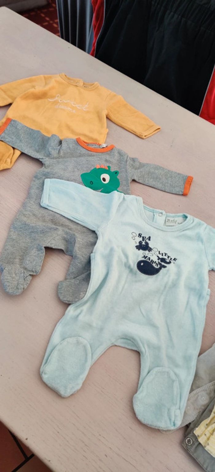 Lot vêtements 1 mois garçon - photo numéro 9