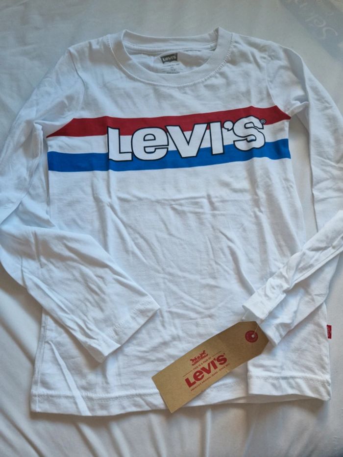 Tee shirt manche longue levis 8 ans neuf