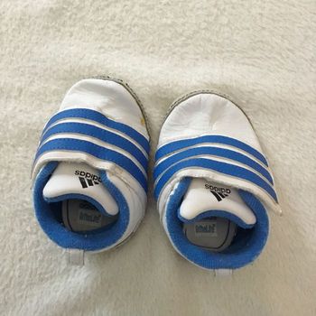 Chaussure Adidas pointure 19