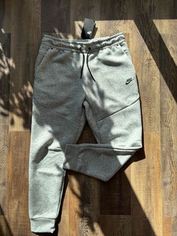 Bas de survêtement Nike gris XL et parfait pour taille L 