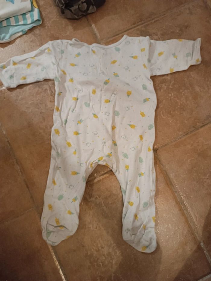 Pyjama garçon 6 MOIS - photo numéro 2
