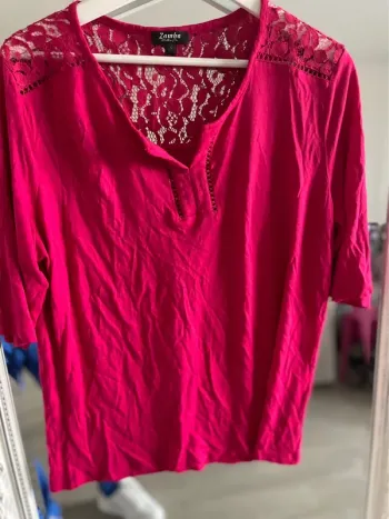 T shirt avec dentelle samba