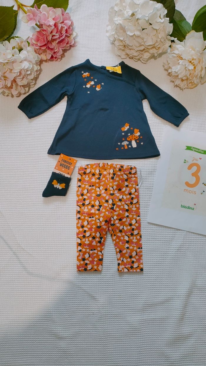 Ensemble haut, legging+ chaussettes neufs