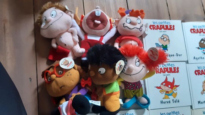 Lot 27 livres + 6 peluches les petites crapules - photo numéro 2