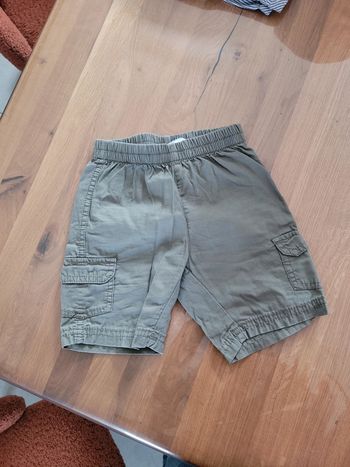 Short kaki 23 mois