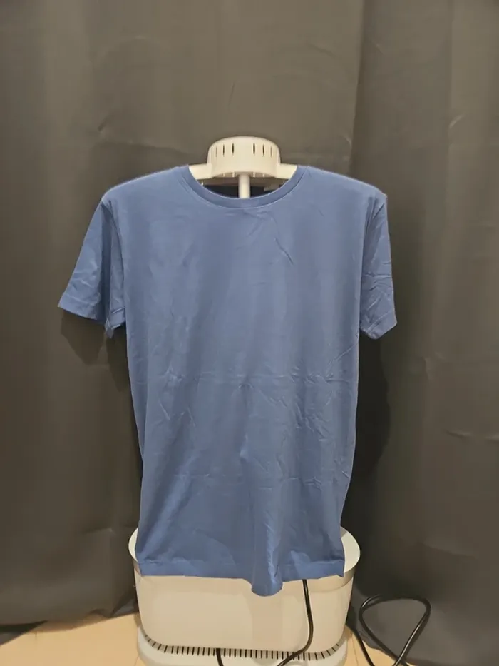 T-shirt uni taille M - photo numéro 2