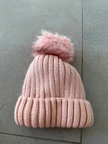Bonnet rose à pompon enfant 1/3 ans