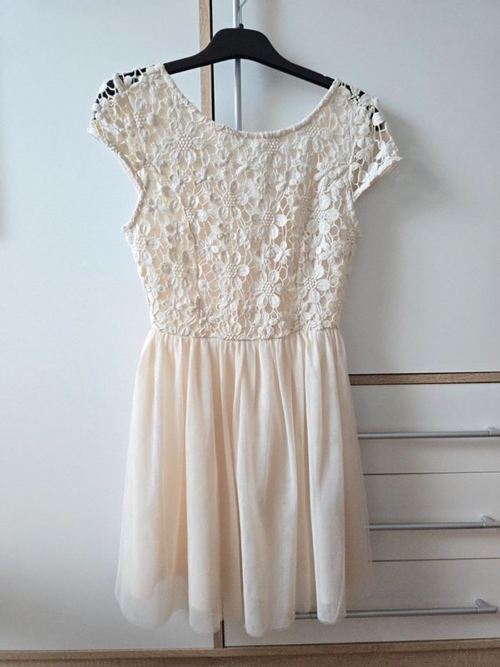 Robe dentelle et tulle