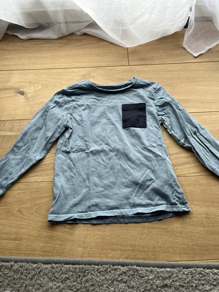 TEE shirt