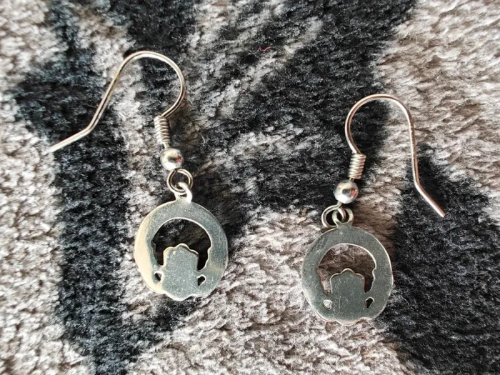 Lots de deux paires de boucles d'oreilles pendantes - photo numéro 2