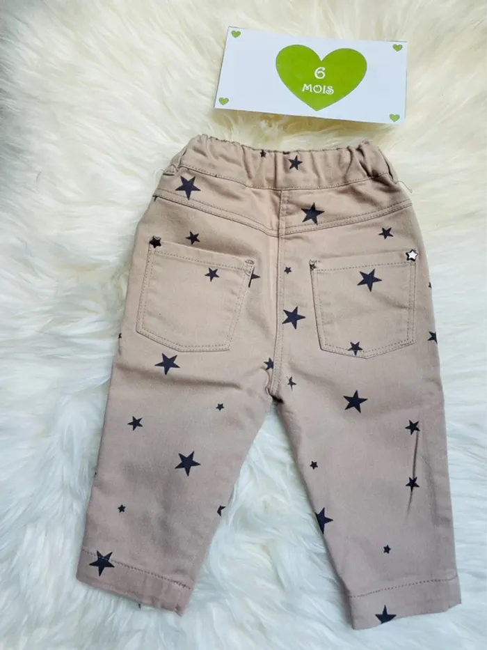 6 mois - pantalon beige et étoiles - photo numéro 3