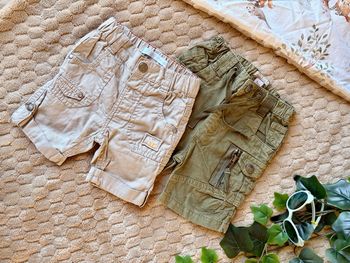Lot 2 shorts bébé 6 mois Obaïbi Orchestra beige kaki été