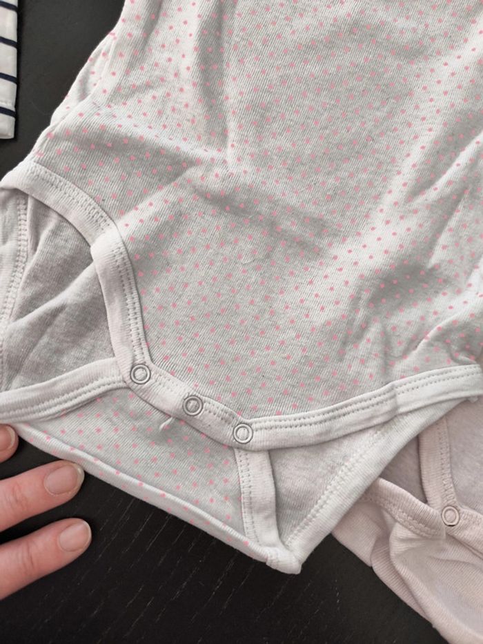 Lot de bodies manches courtes 12 mois - photo numéro 11