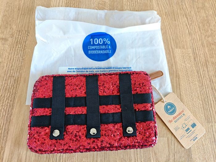 Pochette cabaïa rouge paillettes - photo numéro 2