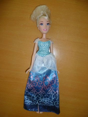 poupée Cendrillon