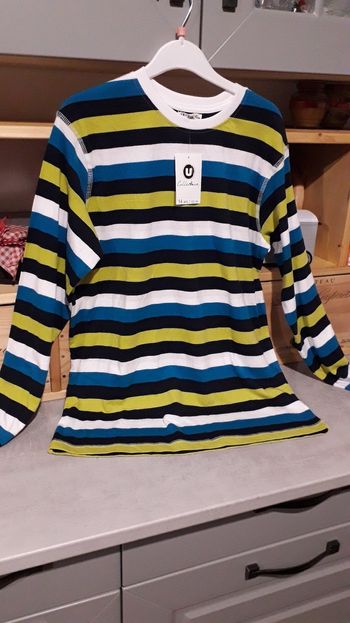 Tee-shirt manches longues neuf