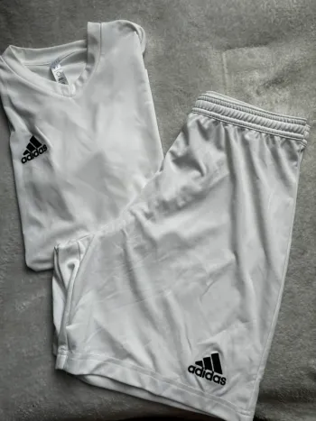 Ensemble adidas