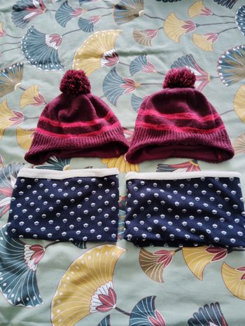Bonnets et cache cou