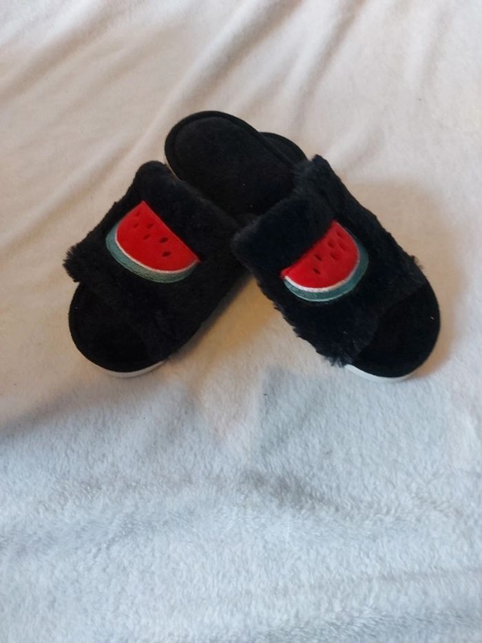 Pantoufle femme Neuve - photo numéro 3