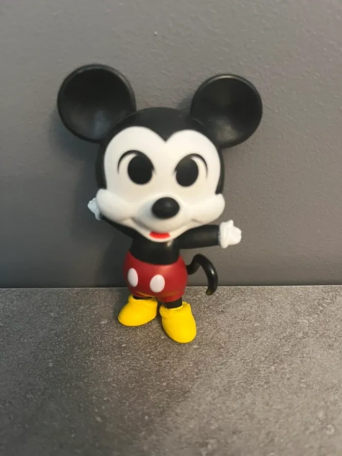 2 Funko mystery minis « Mickey and friends » Mickey et Minnie