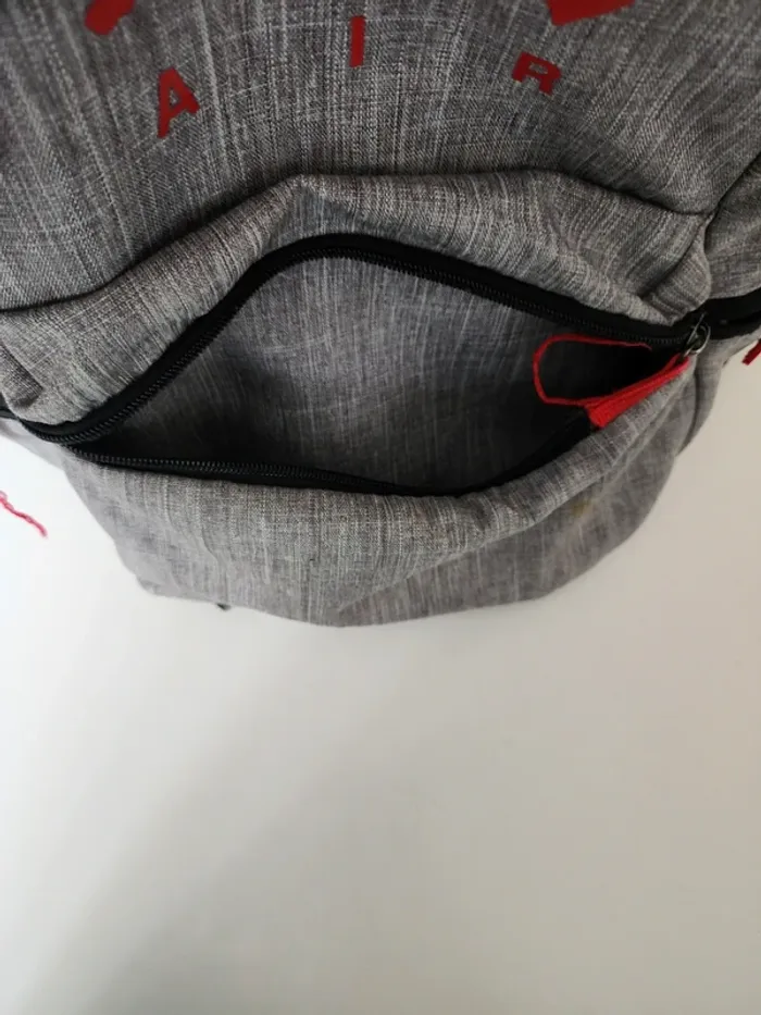 Sac à dos Jordan très bon etat - photo numéro 5
